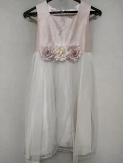 ピンクとホワイトのフラワードレス　135