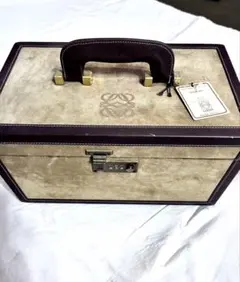 Item thumbnail for item 34075d06-fc66-43ac-a625-fbbdc7b25c28