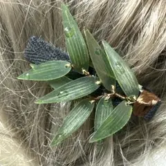 ☆✴︎ヘアピンコーナー691おしゃれ竹の葉っぱモチーフ立体感ヘアクリップ約7cm緑