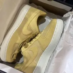 値下げ新品Nike Air Force 1 イエロー スニーカー