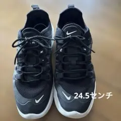 NIKE スニーカー　24.5