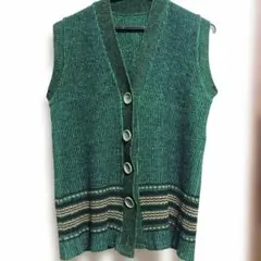 グリーン ニットベスト ボタン付き