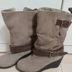 グレー スエード ムートンブーツ ベルト付き