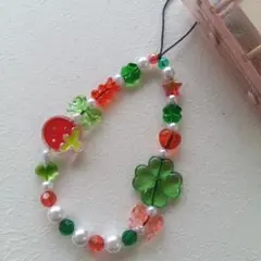 ビーズキーホルダー　ストラップ　クローバー　いちご　緑　赤　平成女児　ファンシー