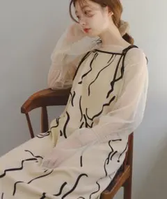 【美品】Kastane ウェーブ柄パイピングワンピース