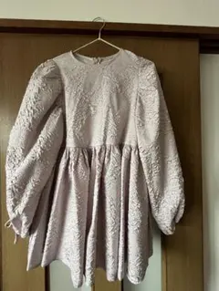 【7/15まで出品】Chesty フラワー刺繍ジャガードトップス Chesty チェスティ パフスリーブ フラワー刺繍 ジャガード トップス