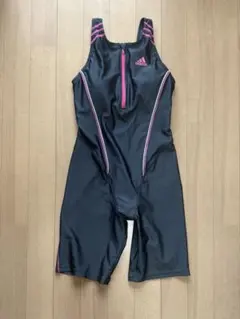 adidasの水着　Mサイズのサムネイル