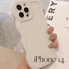 スマホケース　iPhone14 シンプル　ウェーブ　かわいい　ベージュ　淡色