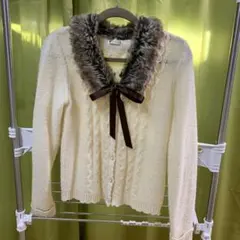 axes femme ファー付きカーディガン