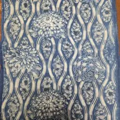 古布　木綿　型染　藍染　一幅　はぎれ　唐草　W1　更紗　襤褸　絣　リメイク