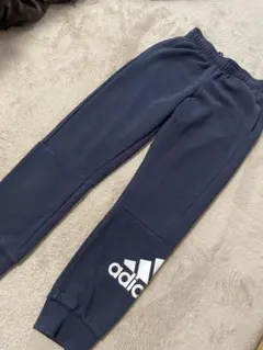 adidas トレーニングパンツ 140