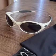 OAKLEY FOUR S ARCHIVE チーターモデル - メルカリ