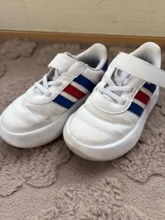 adidas スニーカー　ストライプ赤青15cm