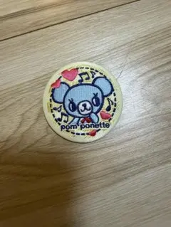 pom ponette 缶バッジ 刺繍風デザインのサムネイル