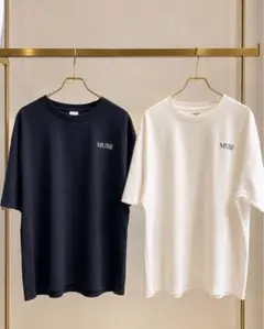 MUSE ロゴプリント 半袖Tシャツ 白Ｌ. 黒M
