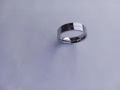 シンプルな金属製バンドリング