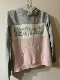 NEW YORK プリント パーカー グレー ピンク