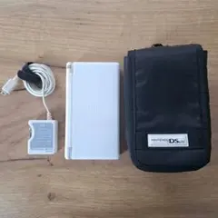Nintendo DS Lite ホワイト 本体　充電器　ケース