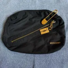 MOSCHINOモスキーノポーチ イタリア製 安全ピン カミソリチャーム 未使用のサムネイル