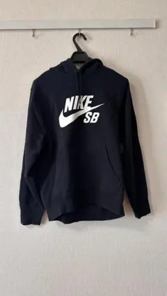 Nike SB ブラック フード付きパーカー