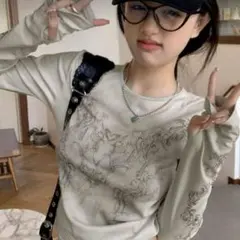 SHEIN グレー グラフィックプリント 長袖Tシャツ