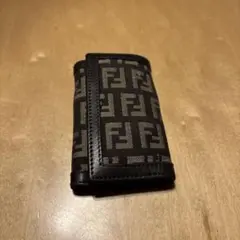 FENDI　フェンディ　キーケース　ズッカ柄