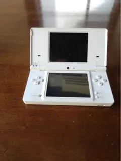 Nintendo DSi 本体 ホワイト