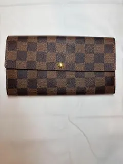 Item thumbnail for item e9b1f4db-c7ad-480e-a823-64605d2d3f10