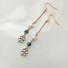 №454　淡水パール×チェコビーズ×クローバーチャームピアス　ハンドメイド