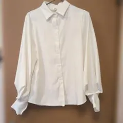 ホワイト 長袖バルーン袖シャツ