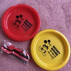 ミッキーマウス プラスチック皿 2枚セット　スプーンフォーク