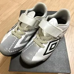 Umbro トレーニングシューズ　サッカーシューズ18.5センチ