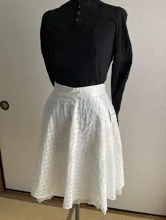 新品未使用タグ付　レストローズ白スカート