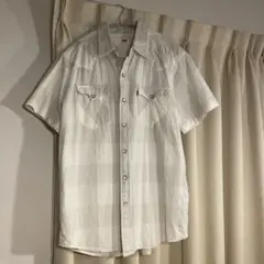 Levi's 半袖シャツ オフホワイト Mサイズのサムネイル