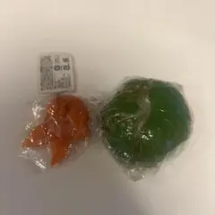 皮が剥けるみかんスクイーズ