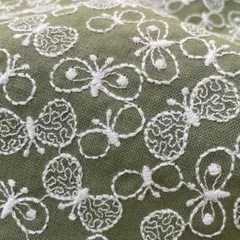 s16-g▼135×50cm▼コットンリネン刺繍生地▼蝶々　薄手　グリーン