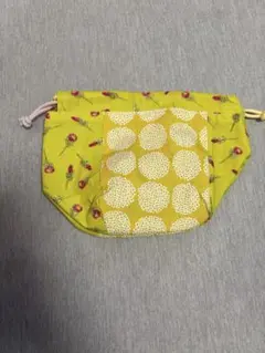 花柄と水玉模様の巾着袋