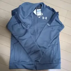 新品アンダーアーマー　パーカー　160