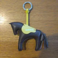 ソメスサドル アッシュゴールド キーホルダー 馬 - メルカリ