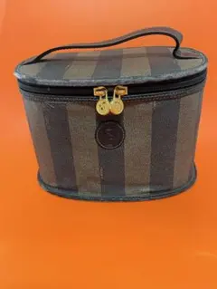 【希少】FENDI フェンディ ペカン柄 バニティバッグ ポーチ オーバル型のサムネイル