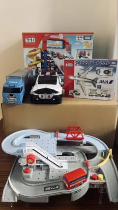 トミカ スライダーパーキング50 おたかづけコンボイ　エアポートセット　まとめのサムネイル