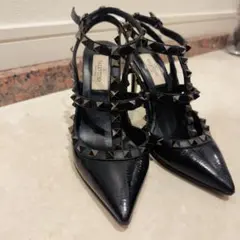 【美品】Valentino スタッズ付きハイヒール 黒