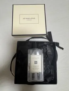 JO MALONE イングリッシュペアー & フリージア ボディソープ