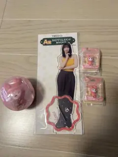 TWICE モモ　アクリルスタンド　グッズ