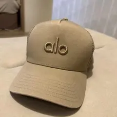 alo yoga メッシュキャップ ベージュのサムネイル