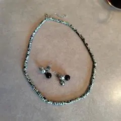ビアズリー　ネックレス＆ピアス