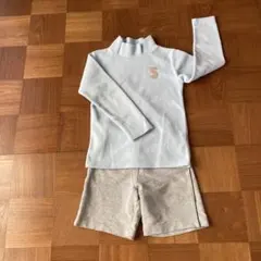 子供服　水色のフリース　　　　　ユニクロのグレーのパンツ