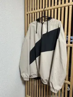 リバーシブル　ジャンパー　パーカー　ベージュ　ブラック