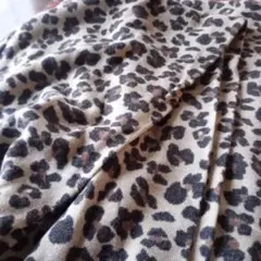 ヒョウ柄ニット生地