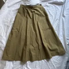 マーガレットハウエル　カーキ フレアスカート 美品のサムネイル